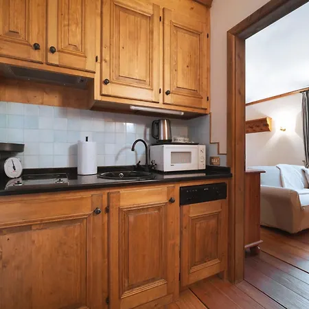 Guesthost - Cortina Heart Retreat With Parking