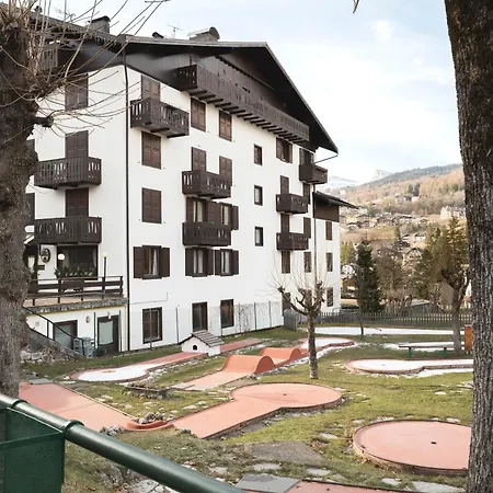 Guesthost - Cortina With Parking Apartment *