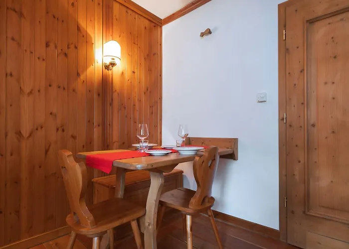 Apartment Guesthost - Cortina Heart Retreat With Parking