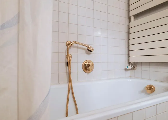 Guesthost - Cortina Heart Retreat With Parking